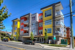 Promenade on Jacklin in Victoria, BC - Building Photo