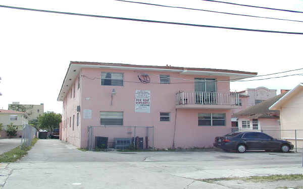 844 NW 2nd St in Miami, FL - Building Photo - Building Photo