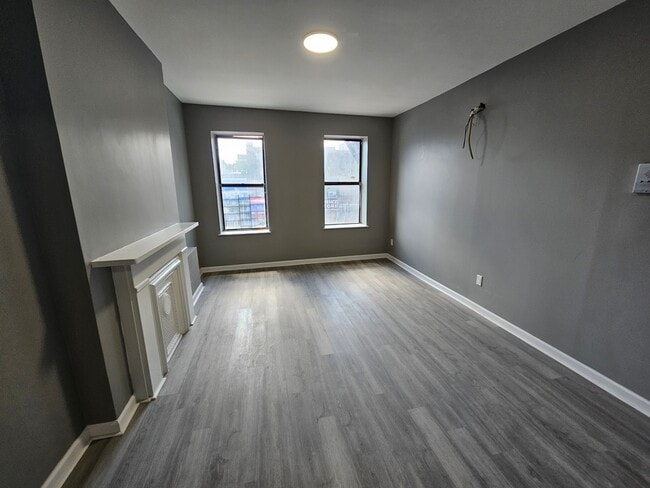901 DeKalb Ave in Brooklyn, NY - Building Photo - Building Photo