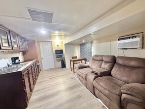 910 Polk St in Vidor, TX - Building Photo - Building Photo