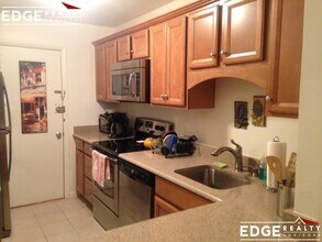 804 Centre St in Boston, MA - Building Photo - Building Photo