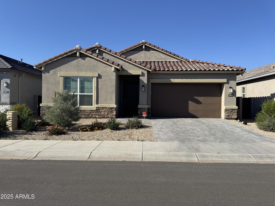 6016 E Ringtail Wy in Phoenix, AZ - Building Photo