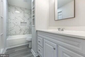 131 N Garfield Rd in Sterling, VA - Building Photo - Building Photo