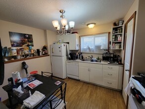 201 26 St in Cold Lake, AB - Building Photo - Building Photo