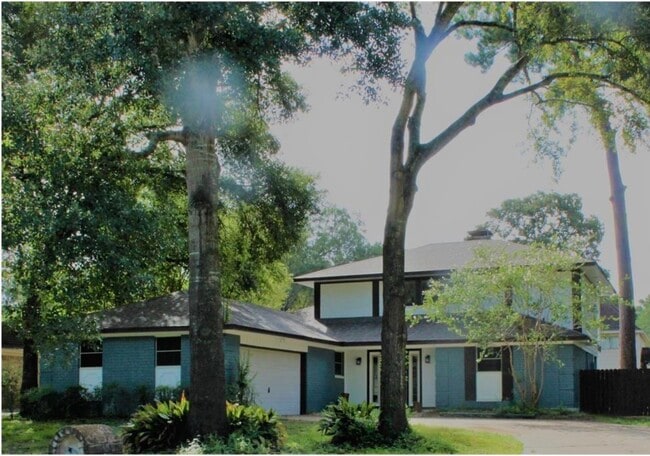 12631 Texas Army Trail in Cypress, TX - Foto de edificio - Building Photo