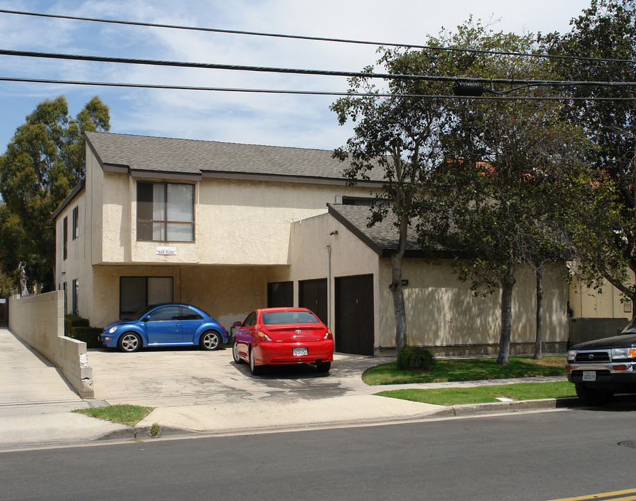 4941 Pearce St in Huntington Beach, CA - Building Photo