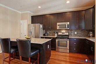 2532 Liesfeld Parkway in Glen Allen, VA - Foto de edificio - Building Photo