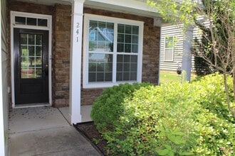 241 Vinewood Pl in Holly Springs, NC - Building Photo - Building Photo