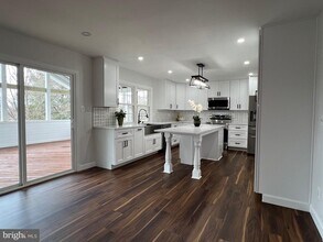 9753 Moor Green Dr in Manassas, VA - Building Photo - Building Photo