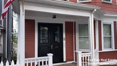154 Calumet St, Unit 1 in Boston, MA - Foto de edificio - Building Photo
