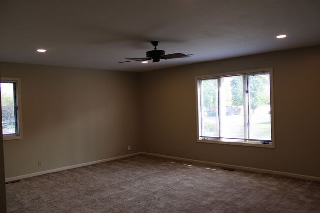 3300 Newbury St in Manhattan, KS - Building Photo - Building Photo