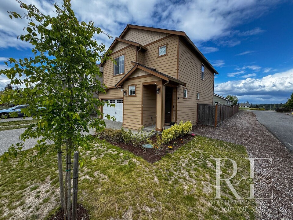 4414 Sand Dollar Dr in Bremerton, WA - Building Photo