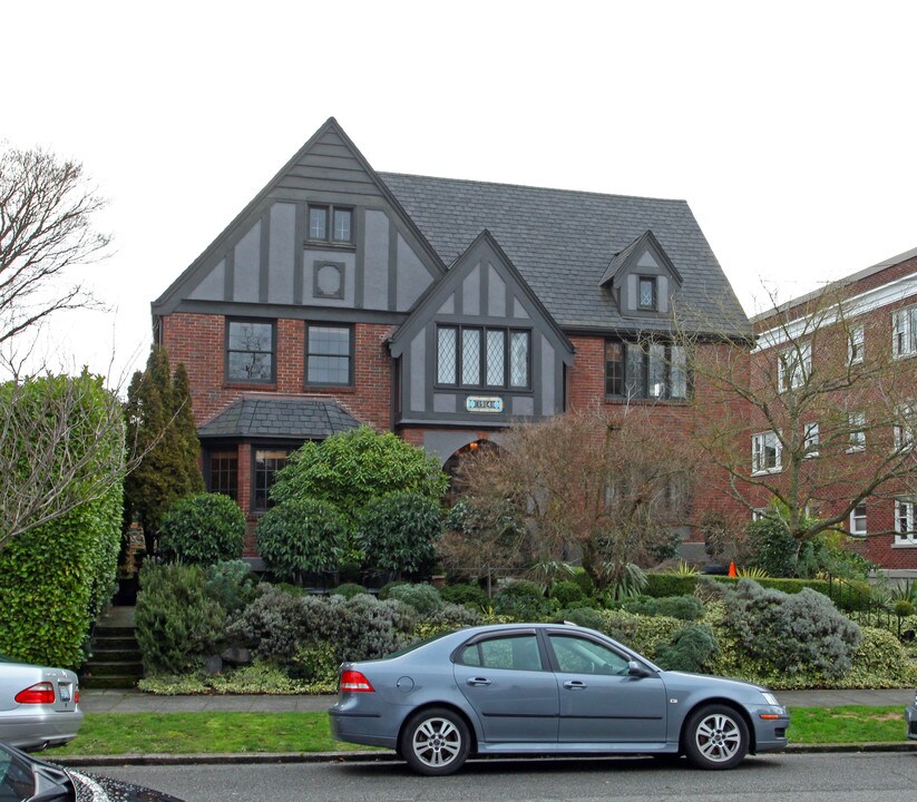 1914 Bigelow Ave N in Seattle, WA - Foto de edificio