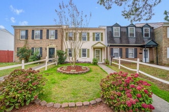 5213 Clover Hill Dr in Portsmouth, VA - Building Photo - Building Photo