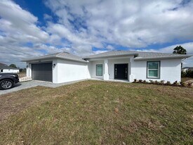 4105 NE 16th Ave in Cape Coral, FL - Building Photo