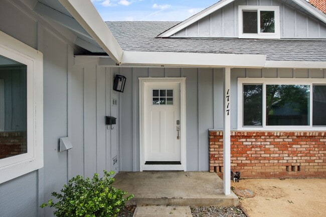1717 Oleander Pl in Davis, CA - Building Photo - Building Photo