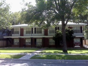 1115 N Austin St in Denton, TX - Building Photo - Building Photo