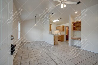 427 Lindsey St in San Marcos, TX - Building Photo - Building Photo