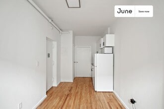 235 W 63rd St, Unit 1C in New York, NY - Building Photo - Building Photo