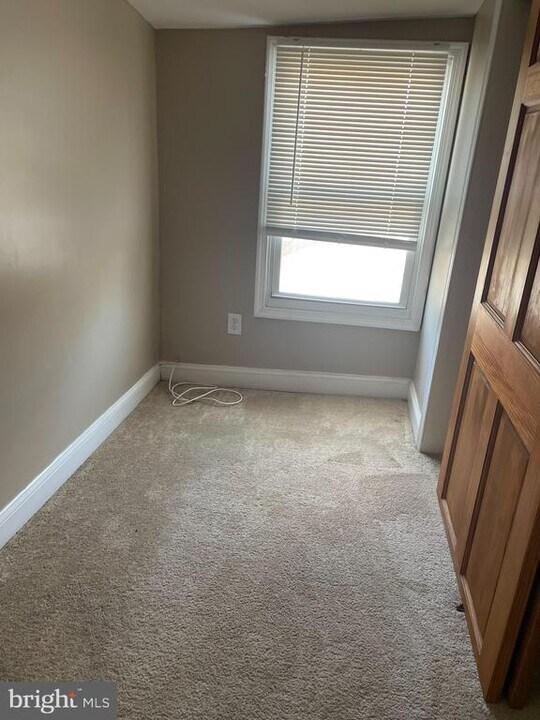 221 Chester Ave in Moorestown, NJ - Building Photo