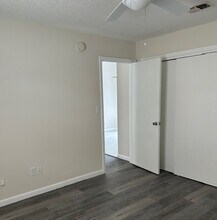 9927 Byrnes Rd, Unit 7 in Jacksonville, FL - Building Photo - Building Photo