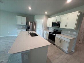 5015 Montrose Ln in La Belle, FL - Building Photo - Building Photo