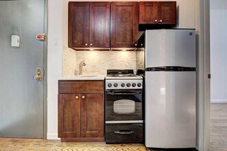 248 Broome St in New York, NY - Building Photo - Building Photo