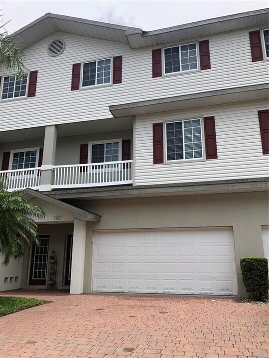 3307 10 Th Ln W in Palmetto, FL - Building Photo