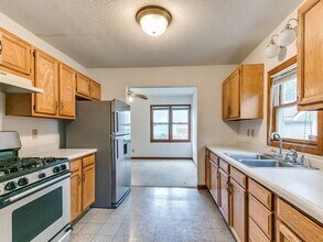 1087 28th St in Des Moines, IA - Building Photo - Building Photo