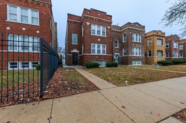 1810 N Long Ave in Chicago, IL - Building Photo - Building Photo