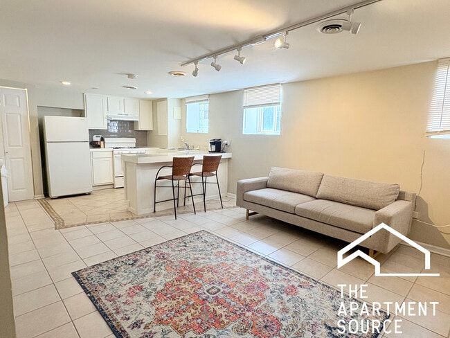 125 S Leavitt St, Unit B
