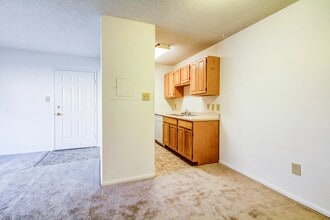 Berkshire Apartments in Virginia Beach, VA - Foto de edificio - Building Photo