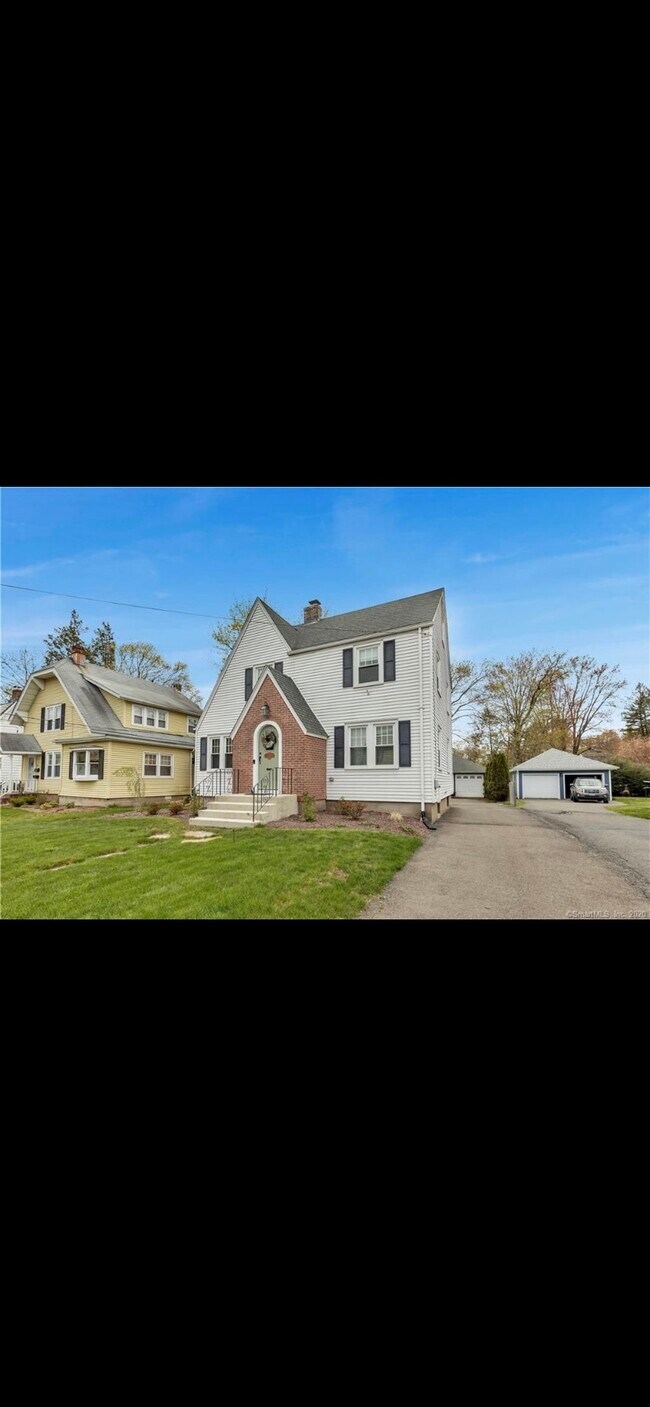 27 Lawton Ave Rentals in Newington, CT