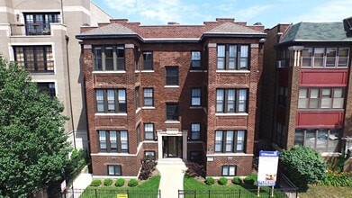3715 N Wilton Ave, Unit g in Chicago, IL - Building Photo - Building Photo