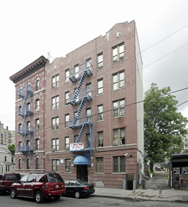 2605 Marion Ave in Bronx, NY - Foto de edificio