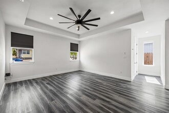 813 Chihuahua St in Lockhart, TX - Building Photo - Building Photo