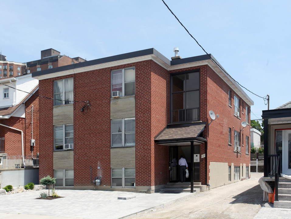 127 Dynevor Rd in Toronto, ON - Building Photo