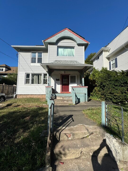 731 George St in New Haven, CT - Building Photo