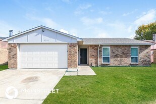 4705 Independence Trail in Grand Prairie, TX - Building Photo