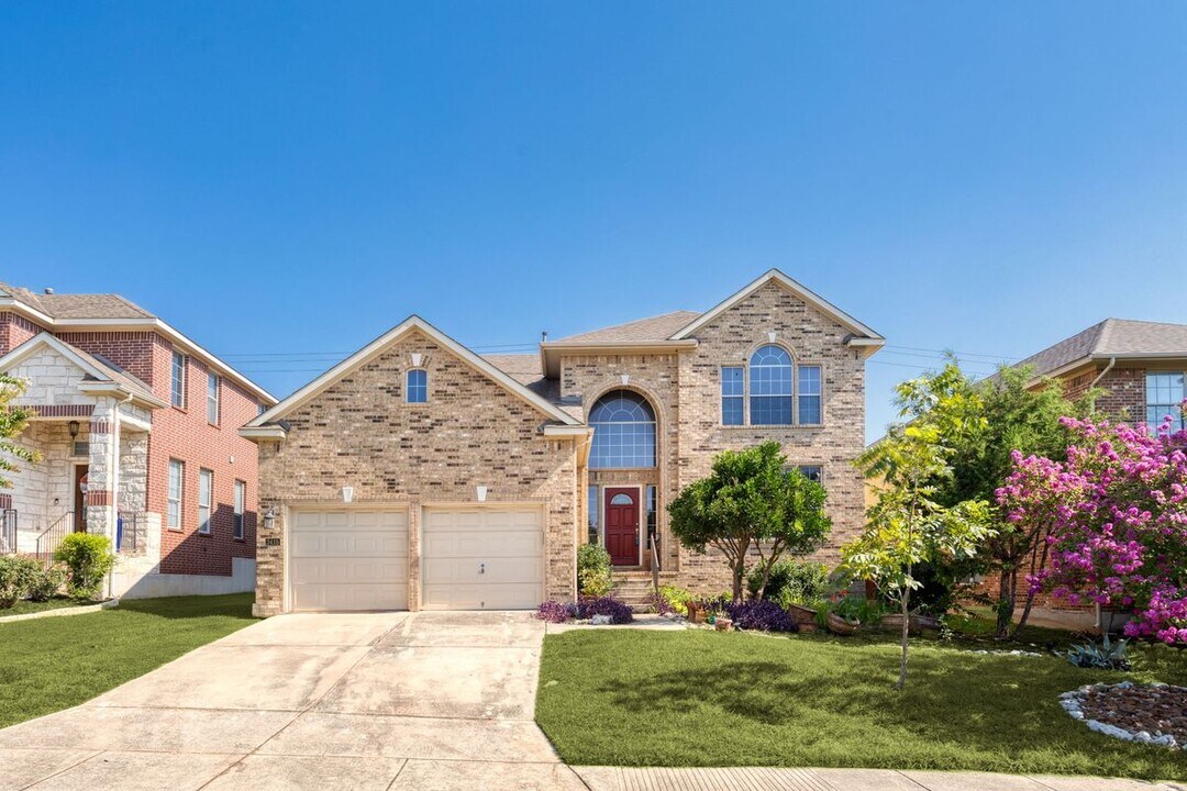 3415 Highline Tr in San Antonio, TX - Building Photo