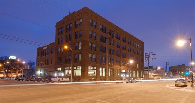 Bristol Place Lofts - DOWNTOWN FARGO! in Fargo, ND - Foto de edificio - Building Photo