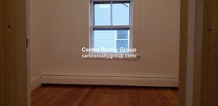 17 Princeton St, Unit 3 in Medford, MA - Foto de edificio - Building Photo