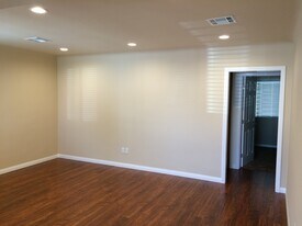 6136 Coldbrook Ave in Lakewood, CA - Building Photo