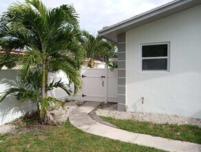305 NW 4th Ave in Delray Beach, FL - Building Photo - Building Photo