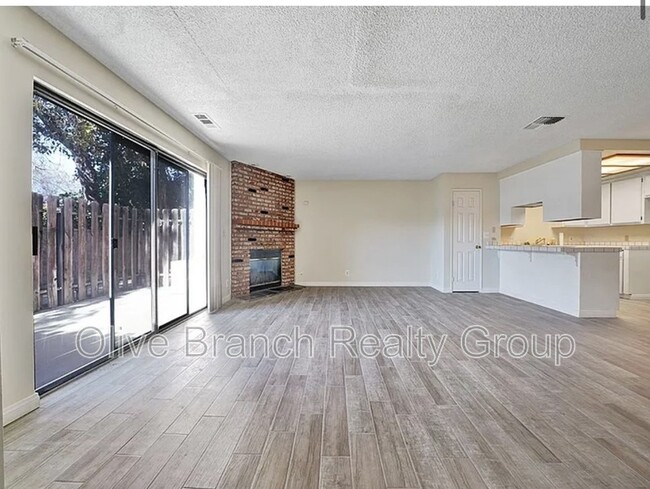 818 Alta St in Monrovia, CA - Foto de edificio - Building Photo