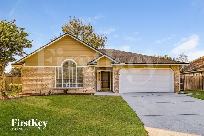 property at 12274 Stockbridge Ct N