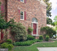 11400 Dorchester Ln in Rockville, MD - Building Photo