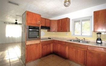 4317 70th Ave N in Pinellas Park, FL - Building Photo - Building Photo