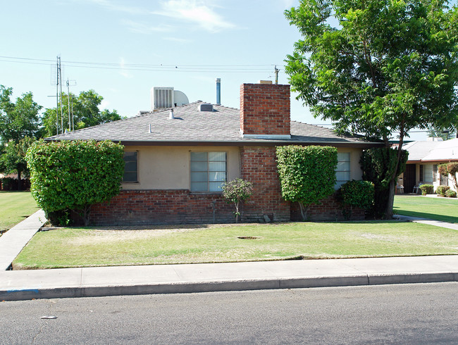 3132 E Normal Ave in Fresno, CA - Foto de edificio - Building Photo