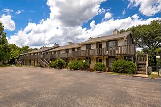 Settlers Creek Apartments in Austin, TX - Foto de edificio - Building Photo